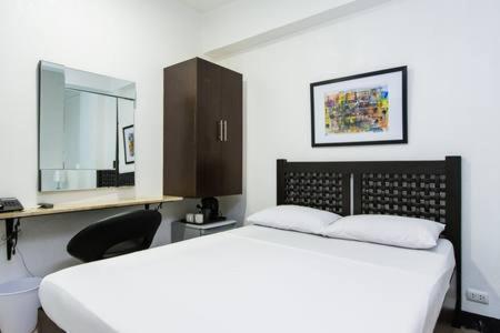 San Agustin Residences Makati City Exterior photo